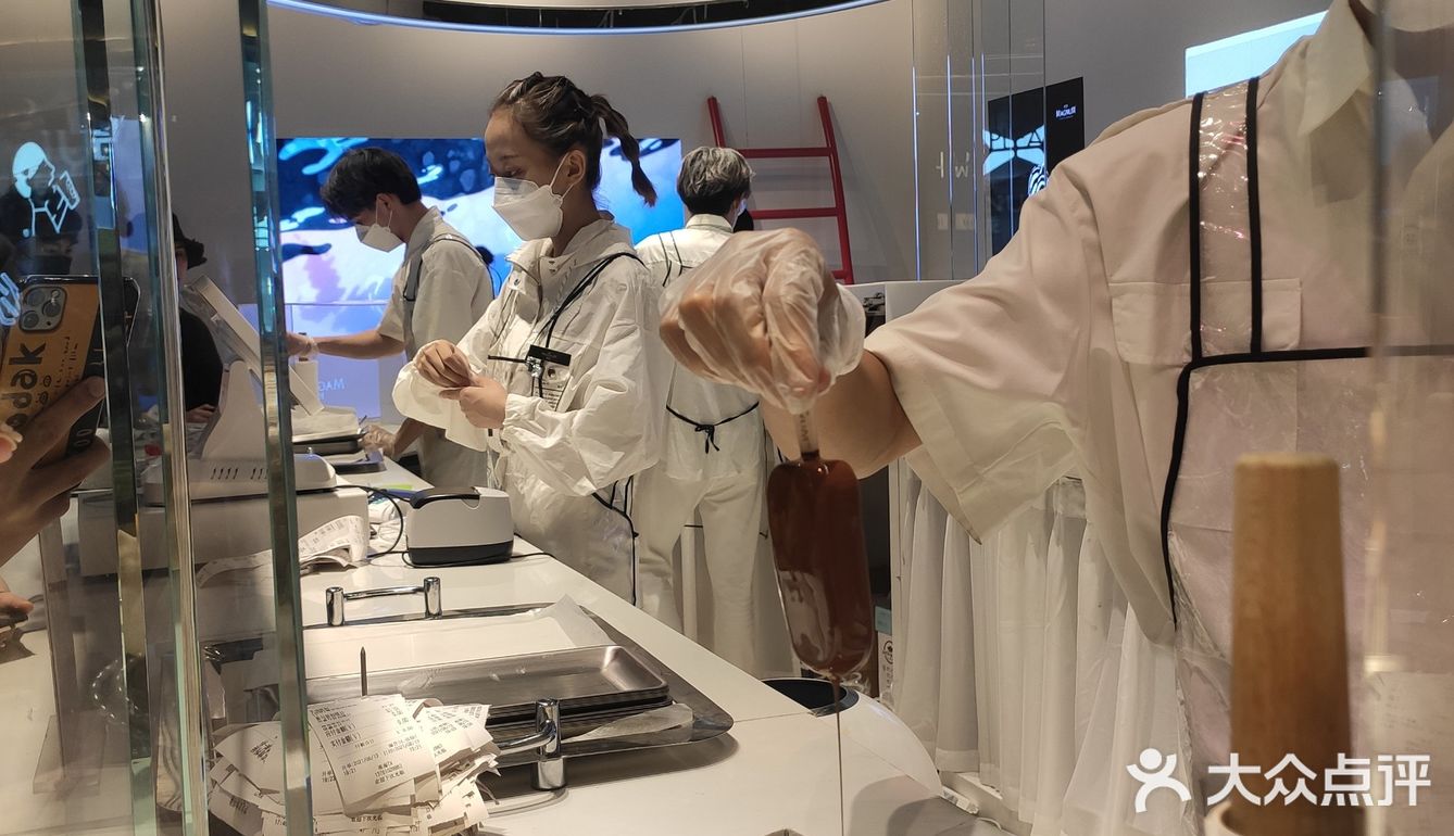[礼花]武汉k11和梦龙联动啦💖快来打卡吧