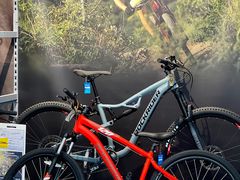 -迪卡侬(民族东店)