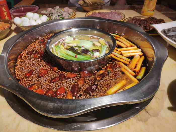 杠上花老火锅-"周末就该吃顿好的,经人推荐今天去了杠上花.