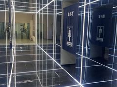 -岩顶健身(玄武店)