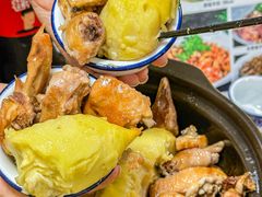 -东川炭炉鸡煲·榴莲瓦煲鸡(广州首店)