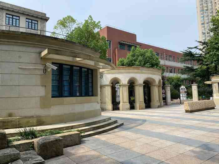 市西中学-"在母校的时候总是对它挺不屑的,广播里听到.