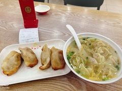 -珊珊小笼馆(仙霞路店)