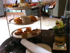 下午茶套餐挺划算的，一个套餐差不多两三人可以咖啡红茶无限-上海外滩华尔道夫酒店