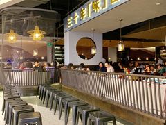 等位区-老头儿油爆虾·知味杭州(爱琴海购物中心)