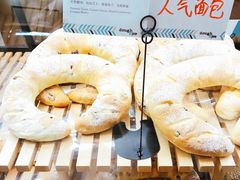 -Dough&Joe团憩(瑞虹天地月亮湾店)