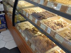 -光明牛奶棚(南泉店)