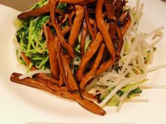 山珍翡翠苗-新大咀港式茶餐厅(宝山万达店)