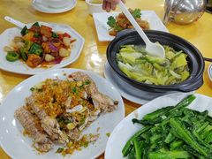 -鹏城人家海鲜酒家·23年老字号(较场尾店)