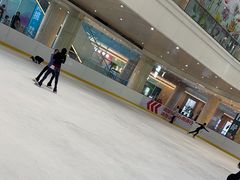 -陈露国际冰上中心(天津嘉里汇店)