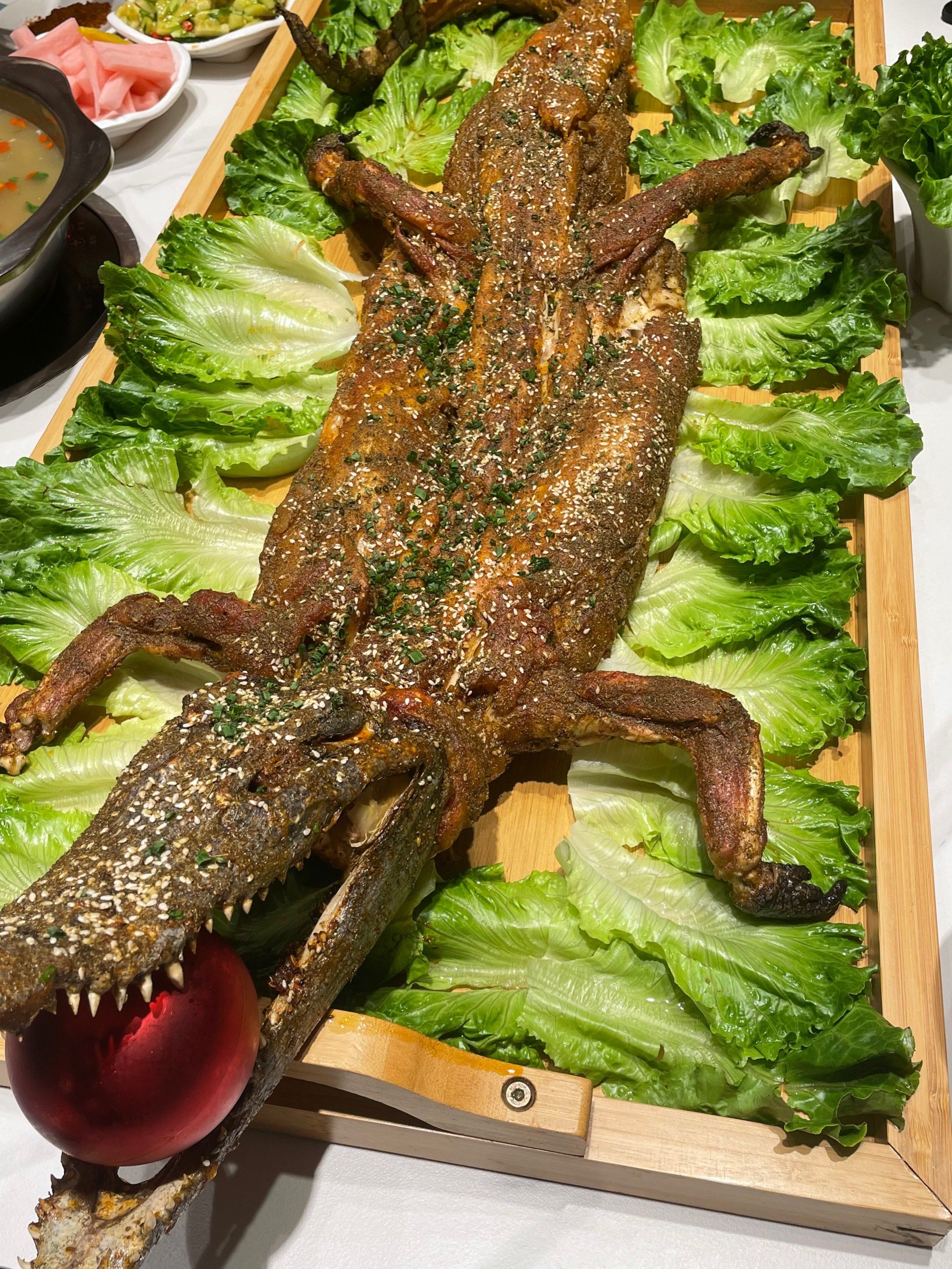 在杭州发现了一家好吃的😋烤鳄鱼🐊店铺‼️