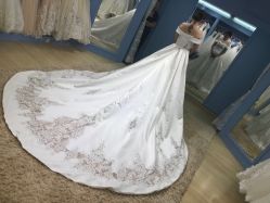 婚纱-觅白婚纱礼服馆