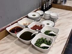 自助调料区-亮健容天生蚝烧烤自助(交道口直营店)