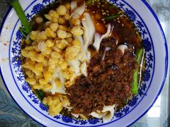 -渝之汇牛肉豌杂面