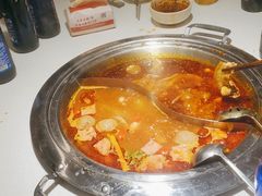 -老房老舍重庆火锅(假日城市店)