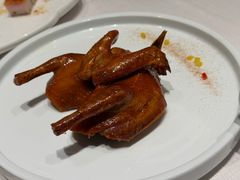玻璃皮润烧乳鸽皇-北京厨房(SKP店)