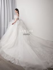 -Lady  Jane高端婚纱礼服馆