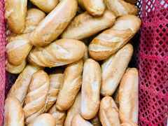 -Bánh Mì Huynh Hoa