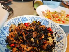 -头上红煨盐鸡·非遗院子餐厅