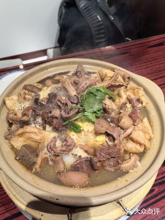 沙胆彪炭炉牛杂煲(上海日月光广场店)图片