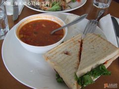 罗宋汤+三明治-榖屋house of flour(张江首店)