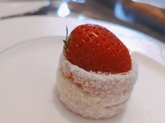 草莓雪域小贝-JW酒廊 JW Lounge(上海鲁能JW万豪侯爵酒店)
