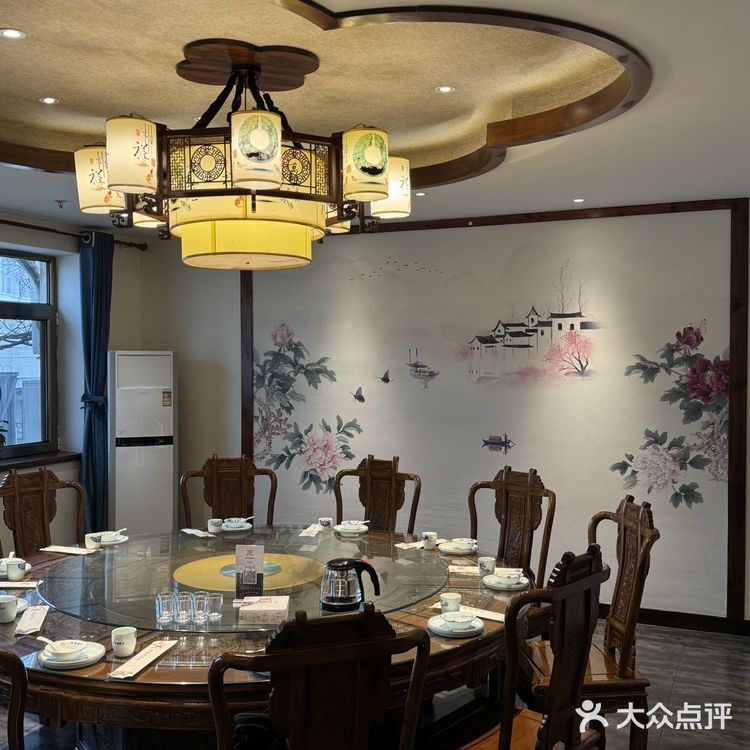 想不到..家附近的燕郊烧鸽子都开19年了