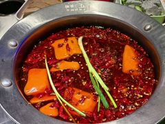 -钢管厂五区小郡肝串串香(奥克斯广场锦城万达店)