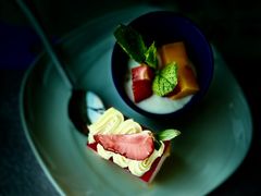 -亚洲国际大酒店·云顶阁旋转自助餐厅