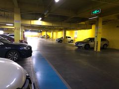 -欧尚超市苏州店停车场(金鸡湖路店)