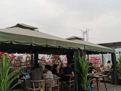 -冰冰龙虾·江湖菜·花园江景餐厅