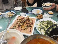 -鹤乡东北菜(崮山路店)