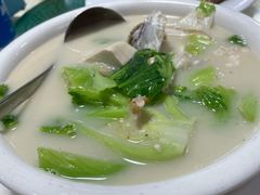 鱼头芥菜豆腐汤（例）-老字号蛇口德记烧腊饭店·海鲜加工