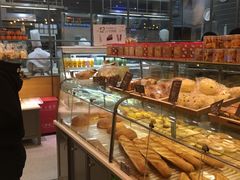 面包甜点陈列柜-面包新语(上地华联店)