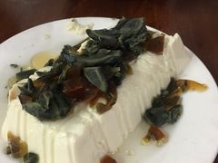皮蛋豆腐-宝瑞门钉肉饼店