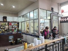 -茅屋大酒店