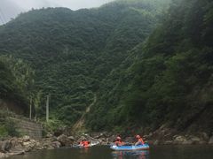 -安吉龙王山峡谷漂流