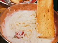 -I HOLIC艾豪丽披萨(KKone店)