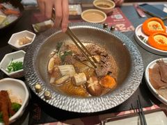 -牛YO寿喜烧·铁板烧和牛火锅自助(市府恒隆店)