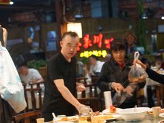 -三亚火车头万人海鲜广场