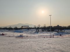 -华彬猛犸滑雪场