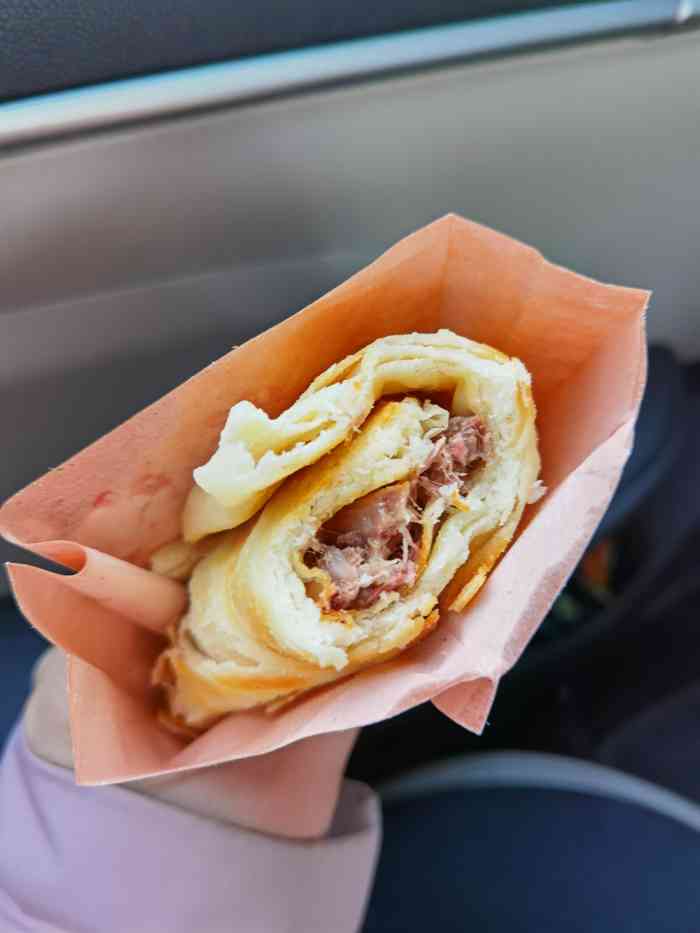 老魏家驴肉大饼(成德南街店)-"来到河北似乎必须要吃顿驴肉,何况正定