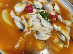 思茅酸汤鱼片-老滇山寨•云南特色菜•地方菜•民族风情歌舞表演(金碧店)