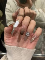 -UGIRL有个美甲