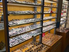 -优医视平价眼镜蔡司依视路折扣工厂店(十里堡店)