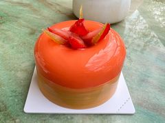 葡萄柚草莓萨伐仑松饼-潮一不贰·法式甜品·生日蛋糕·西式简餐(外滩店)