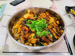 鸡腿肉海鲜焖锅-黄记煌三汁焖锅(首创奥特莱斯店)