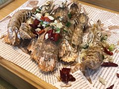 招牌油爆虾-富家大院·海鲜河鲜土菜坊(庭院式餐厅)