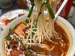 -粉八·云南米线·建水烧烤(常熟路店)