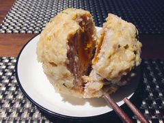 咸蛋黄狮子头-十面春风·江南面馆(崇宁路店)